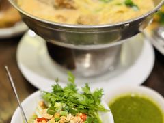 -Chom Cafe and Restaurant