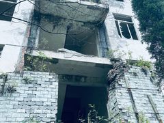 -四川汶川特大地震漩口中学遗址