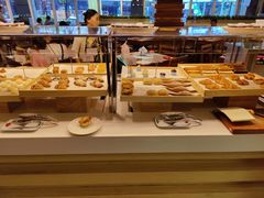 面包甜点陈列柜-The COOK·厨餐厅·自助餐(浦东嘉里大酒店)