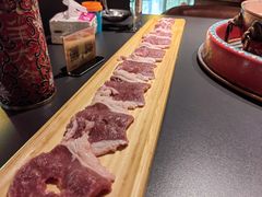 手切鲜羊上脑一米板-羊大爷涮肉(亮马桥店)