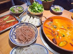 -洱火云南酸菜牛肉火锅(石景山当代商城店)