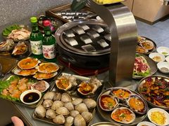 -围炉肉舍•炭烤活鳗•丹东海鲜烤肉(步行街店)