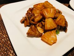 菠萝炒牛肉-海棠湾九号度假酒店-融荟家和中餐厅