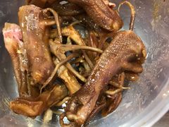 卤鸭掌-蓝精灵饺子店