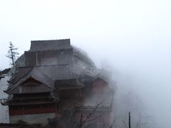 -峨眉山报国寺