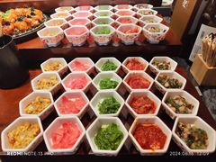 -雍容荟帝王蟹活龙虾展台自助(IFS黑金店)