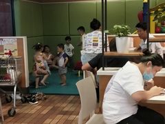 大堂-麦当劳(杭州西湖银泰百货店)