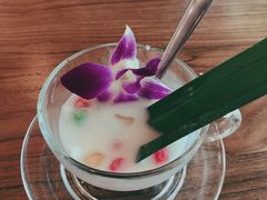 -Chom Cafe and Restaurant