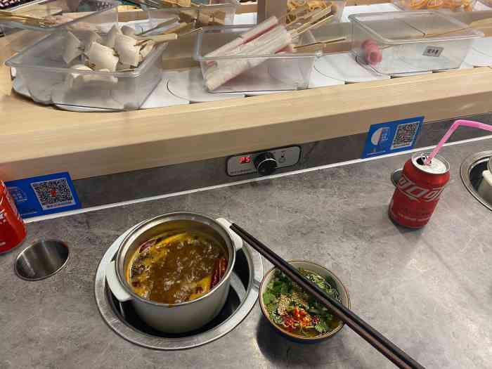 一人食记回转小火锅(万象城店)-"[薄荷]环境:环境是那种简单便捷时尚