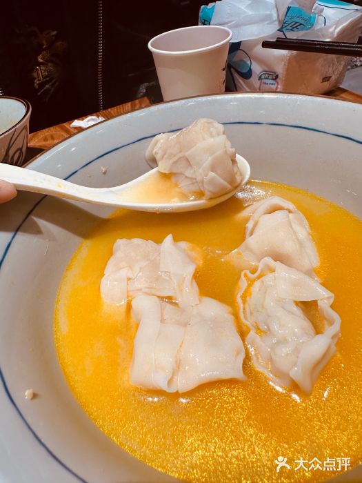 蟹黄鱼·深夜面馆(巨鹿路店)金汤黄鱼馄饨图片