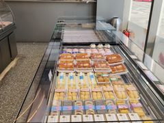 面包甜点陈列柜-巴黎优朵烘焙馆(菱角湖壹号店)