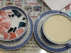 蓝水晶-广信牛奶甜品世家(台东店)