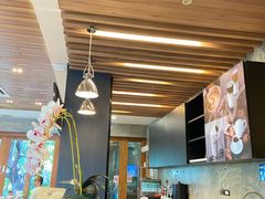 -Chom Cafe and Restaurant
