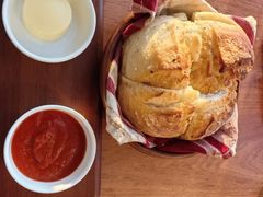 餐前面包-上海柏悦酒店·世纪100牛排馆