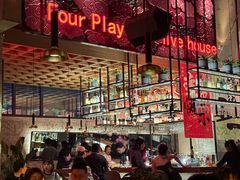 -FOUR PLAY BAR