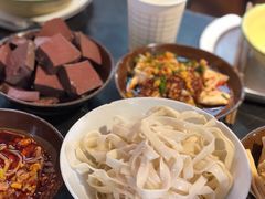-巴四老城区炭火蛙锅(张江店)