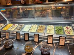 -广州万富希尔顿酒店·感趣自助餐厅·金秋蟹宴生蚝海鲜刺身