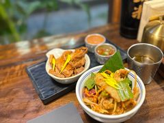 -银米·云南传统过桥米线(双廊黑金冠店)