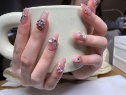 -UGIRL有个美甲