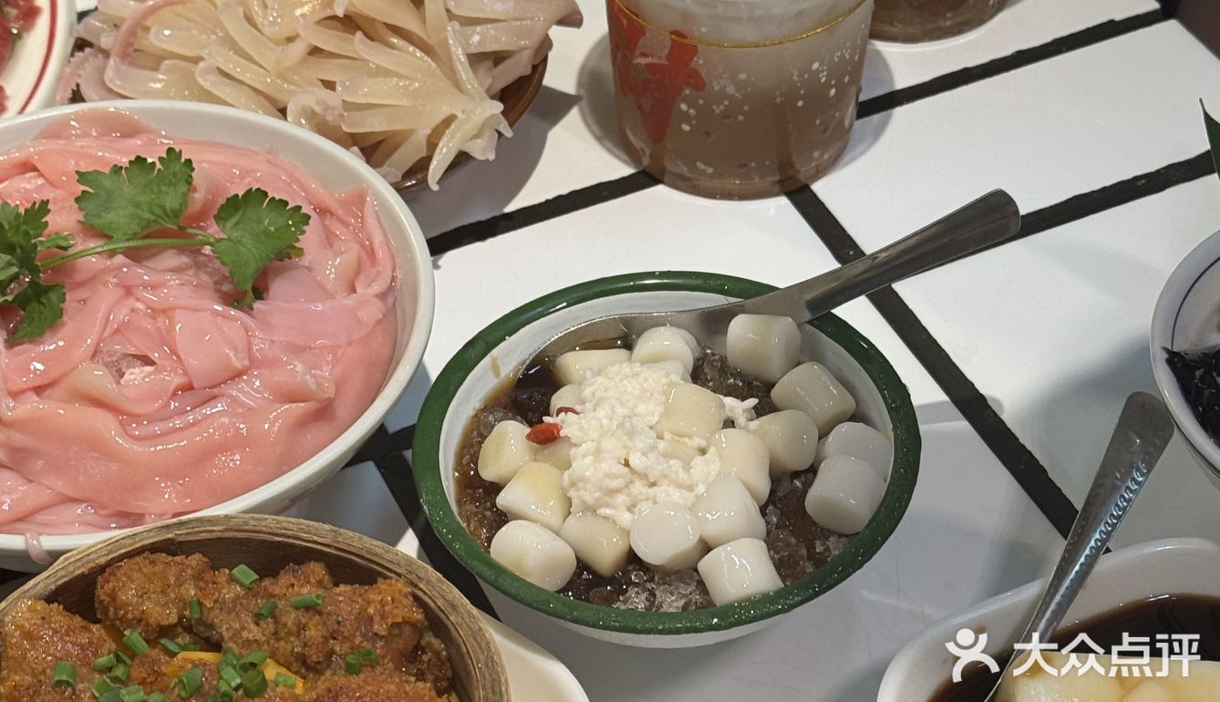 🥣一锅热汤，几份小菜，九街总财，简单满足！
