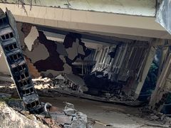 -四川汶川特大地震漩口中学遗址