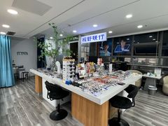 -视野联行眼镜·蔡司·依视路(省体育馆店)