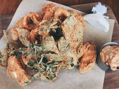 -ROAST coffee & eatery