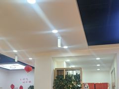 -休记光头香辣蟹干锅(绵竹店)