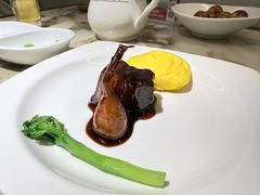 招牌茨菇红烧肉配荷叶夹-淮扬府(安定门店)