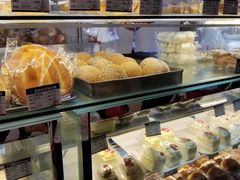 -白玉兰食品甜凤店(合生汇店)