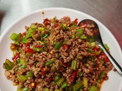芹菜炒牛肉沫-胖哥家藏菜(护国路店)