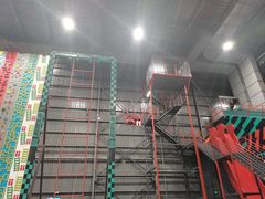-极限PLAY运动娱乐新世界·团建派对潮玩休闲馆·室内蹦极高空游乐园