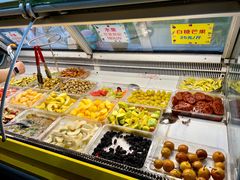 自助取餐区-老炳·七丛松甘草水果