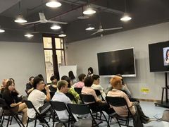 -粤港芭莎美容美发化妆学校