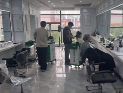 -镁连社·美联社