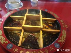 冰火九宫格老火锅-重庆巴九门老火锅(阳朔店)