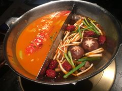 双拼火锅底-湊湊火锅·茶憩(新中关购物中心店)