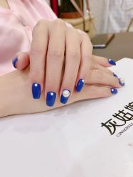 -灰姑娘美甲美睫馆