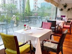 -深圳富苑皇冠假日套房酒店
