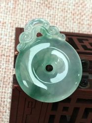 -北京七彩云南翡翠珠宝旗舰店(月坛店)