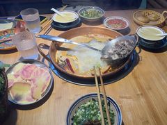 -洱火云南酸菜牛肉火锅(石景山当代商城店)