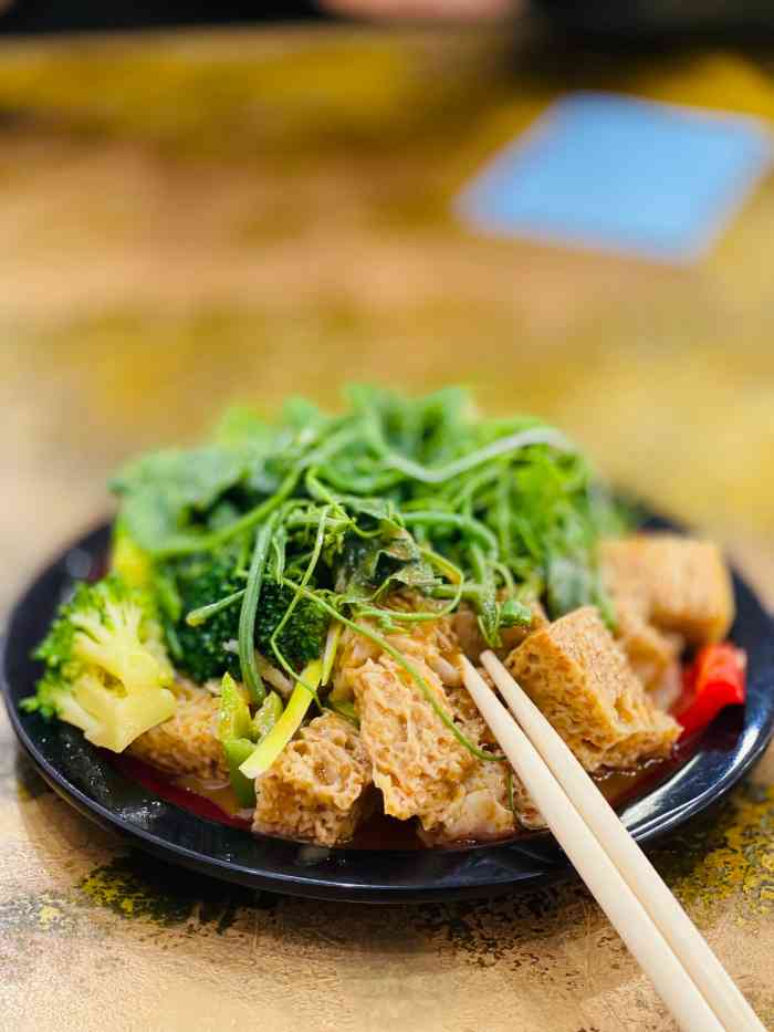 惠丰源烩面馆(经七路店)-"离河南博物馆很近的一家烩面馆子,应该是老.