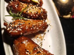 港式黑白芝麻菠萝鸡翅-Lets burger非常汉堡·环球风味(蓝色港湾店)