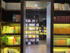 -钟书阁(松江泰晤士小镇店)