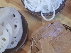 -黄潇洒老火锅(九眼桥宏济巷店)