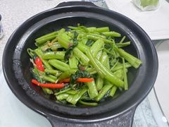 -东方之猪四更烤乳猪(金垦总店)
