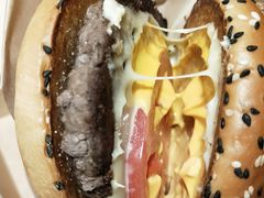 安格斯厚牛芝士堡-麦当劳(秣陵路店)