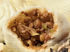 特色黑猪肉包子-京天红酒家(虎坊路店)