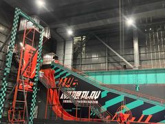 -极限PLAY运动娱乐新世界·团建派对表演休闲馆·室内高空游乐园