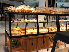 面包甜点陈列柜-格瑞思动物奶油生日蛋糕(圆融店)